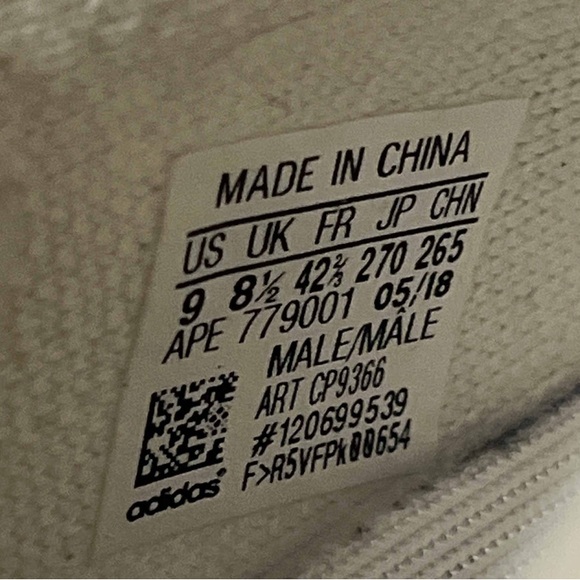 Yeezy Boost 350 V2 ‘Cream White / Triple White’ Size 9 - Picture 6 of 9